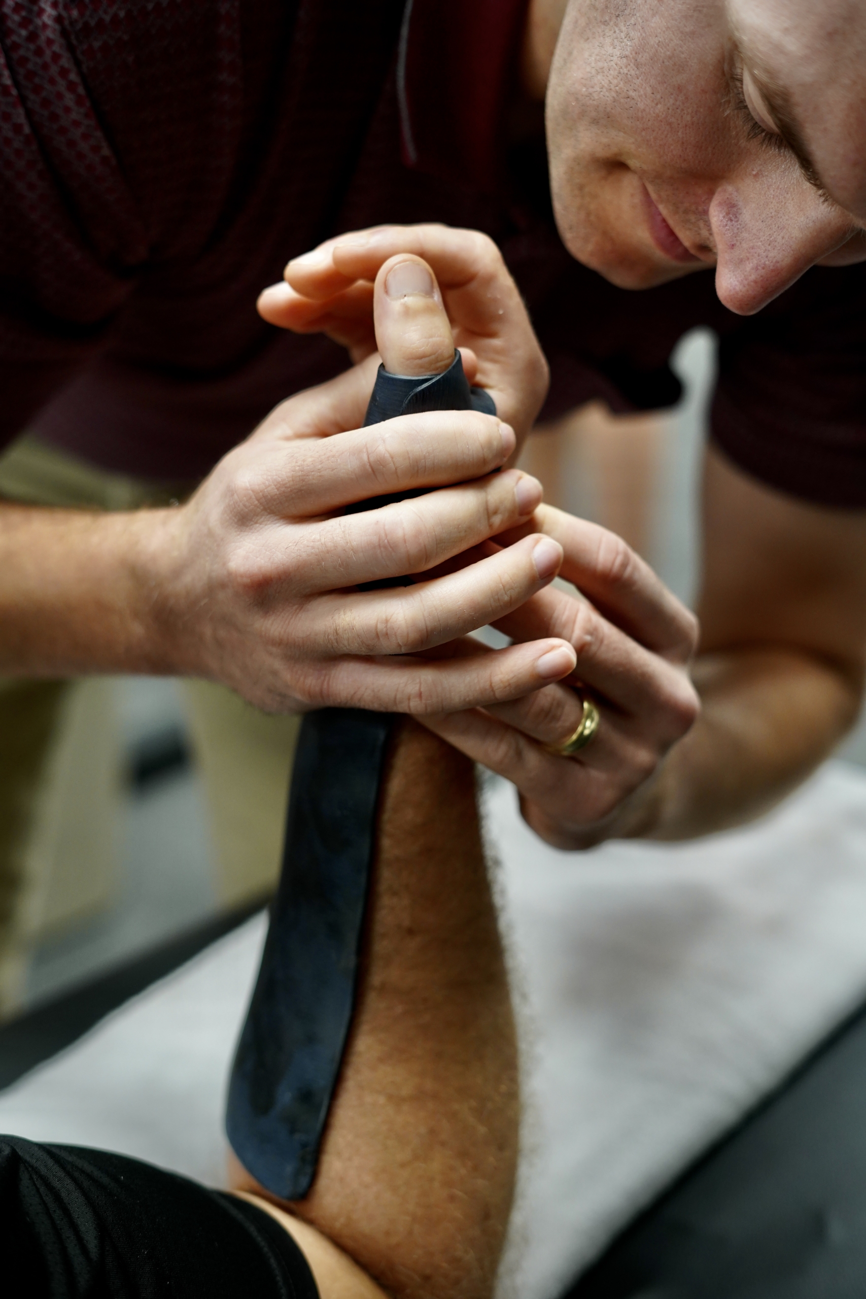 Demonstration by Zach Carnes, Refine PT and Performance Midtown Mobile completing splint fitting process.